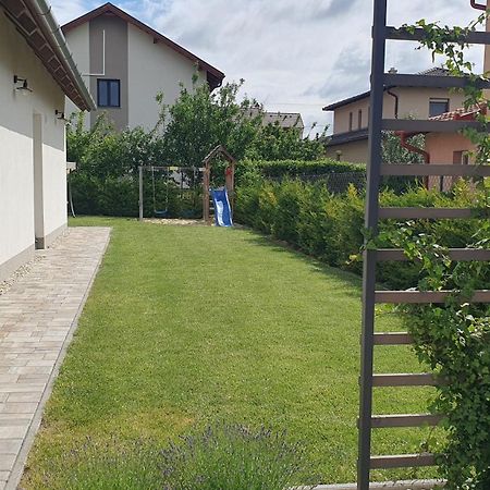 Relax Balaton Apartmanok Balatonfured Exterior photo